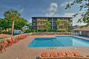 Walk to Ocean Unit with Balconies in Myrtle Beach!